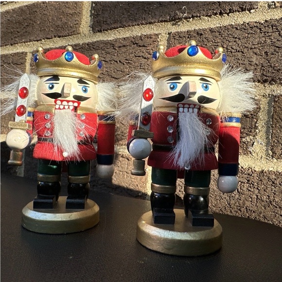 King Nutcracker Mini Pair - Picture 7 of 8